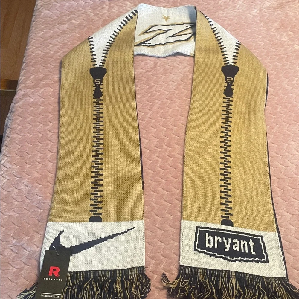 🌸NWT Akron Zips Soccer Scarf - OSFM